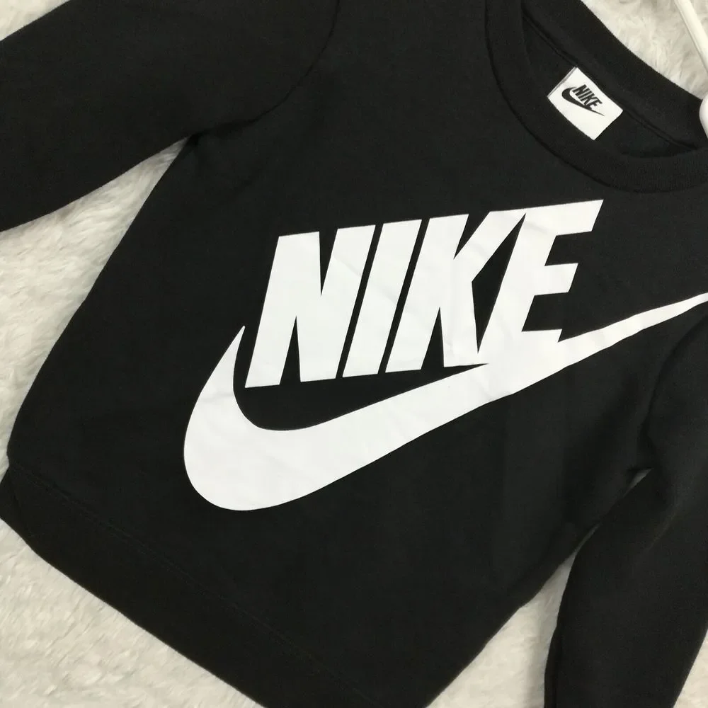 Nike Boys Sweatshirt Swoosh Big Logo Black‎ Crew Neck Screenprint 4 New